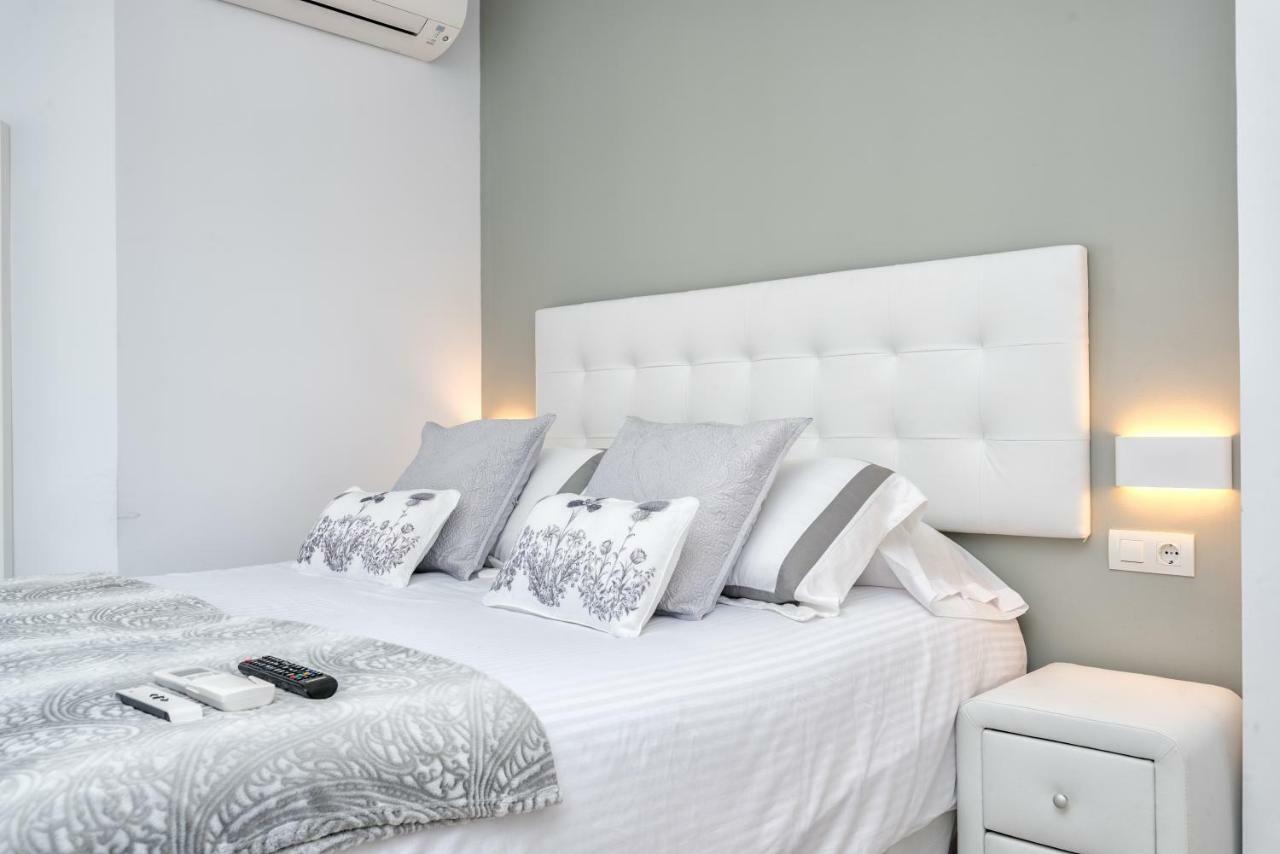 Seafront La Malagueta II Apartment Malaga Bagian luar foto